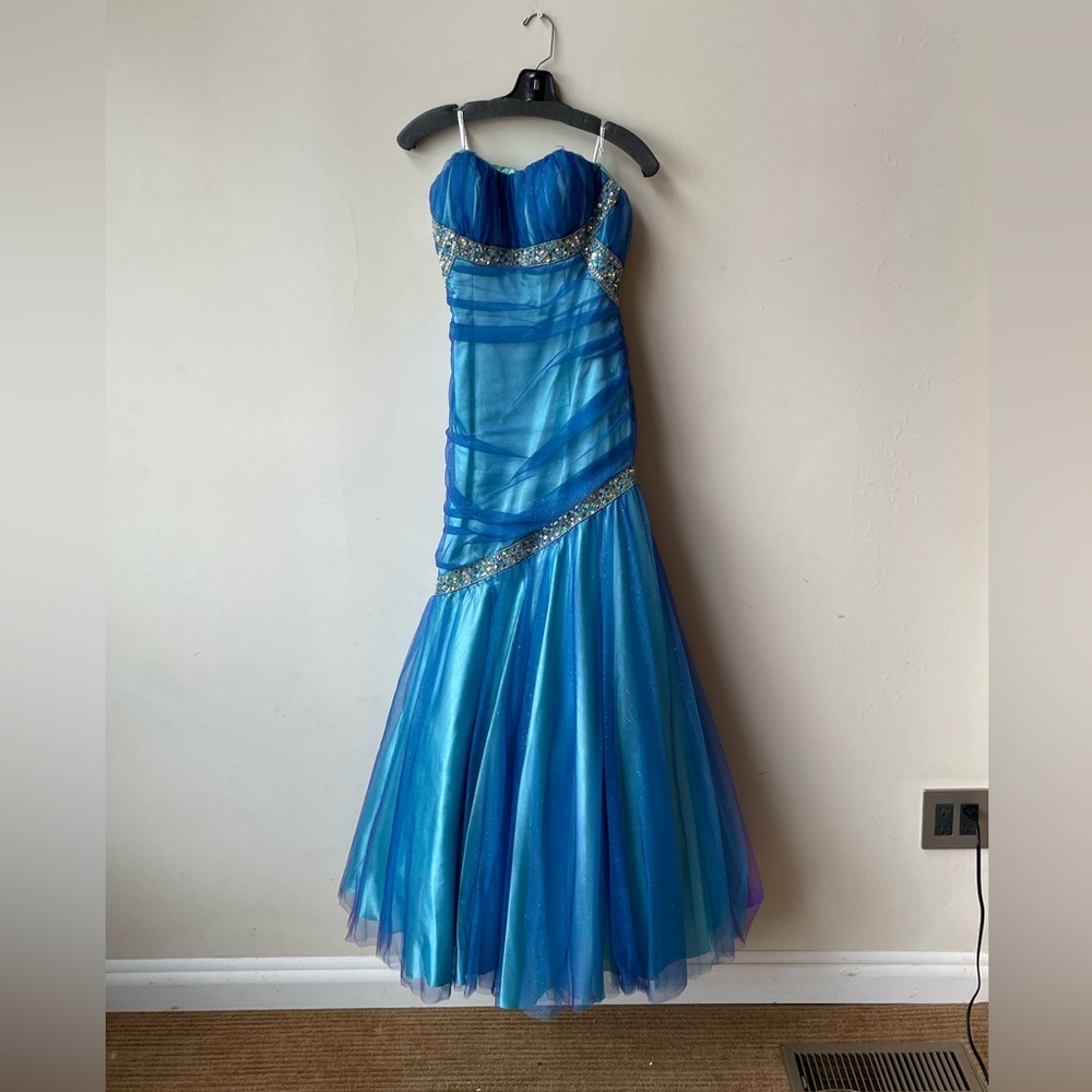 Strapless Prom dress blue fancy